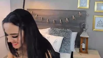 播放 你的鸡巴会喜欢她的屁股和湿猫