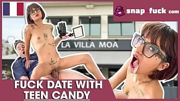 play Candy vindt het heerlijk om haar kleine kontje hard te laten neuken! snap-fuck.com