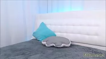 Afspelen Heet meisje masturbeert met vibrator