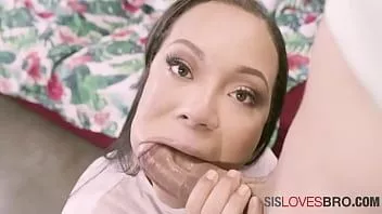 Redare O noapte trecută cu sora mea bustină - Adriana Maya