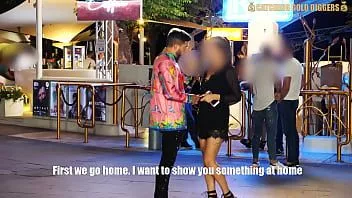 Odtwórz Niesamowity seks z Ukraińcem odebranym przed słynnym klubem nocnym ibiza w odessie