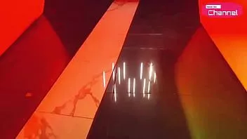 播放 [hansel thio 频道] 我是夜总会脱衣舞预告片，这是给 emma starletto