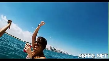 تشغيل العفاريت المراهقون يركبون الوحش أعور بالتناوب