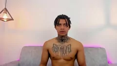 play セクシーで本物のコロンビア人素人はオナニーを我慢できない