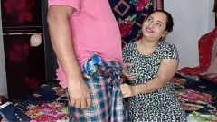 播放 印度家庭主妇 Riya 和丈夫 Shipon 亲密的自制遭遇