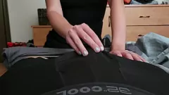 Redare Tachinarea lui Petite Teen duce la cumshot intens de mână