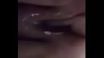 Redare Milf se trage cu pumnii și izbucnește la cusături cu un squirt uriaș