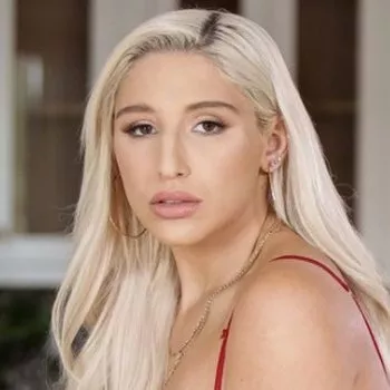 Actrita Abella Danger