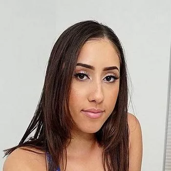 Порнозвезда Kira Perez