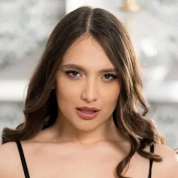 Порнозвезда Izzy Lush