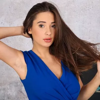 Порнозвезда Liya Silver