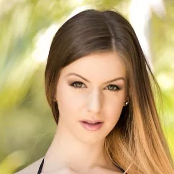 Pornstar Stella Cox